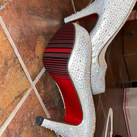 💥NWOT💥 rhinestone heels with optional straps - Picture 2 of 4